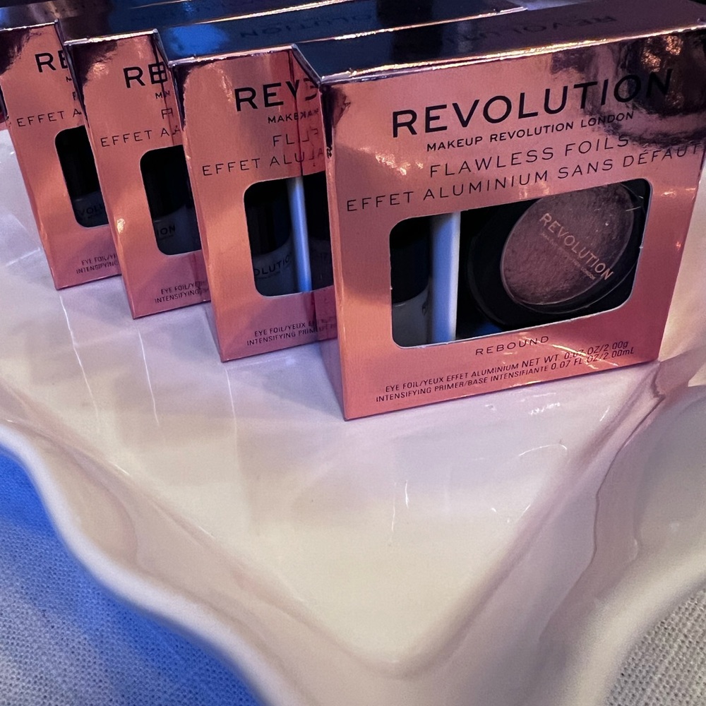 Makeup Revolution Flawless Foils in Rebound - 10 pieces